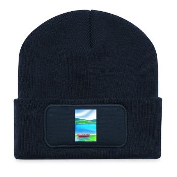 Paysage avec lac, bateau et montagnes - Beanie recyclé à patch - bleu marine - Devant