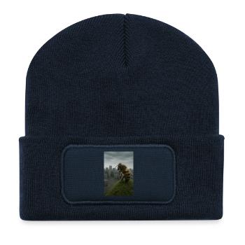 Riesige Biene über Stadtdach - Recycelte Patch Beanie - French Navy - Vorne