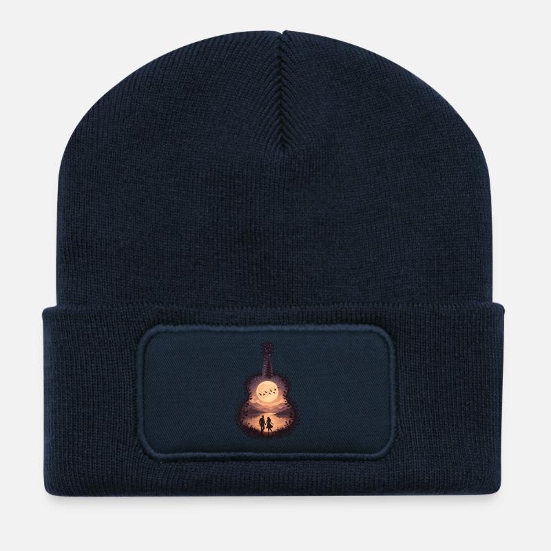 Mondbeschienene Liebende im Gitarrenrahmen - Recycelte Patch Beanie - French Navy