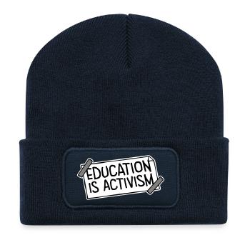 Education Is Activism Bildung Aktivismus Statement - Recycelte Patch Beanie - French Navy - Vorne