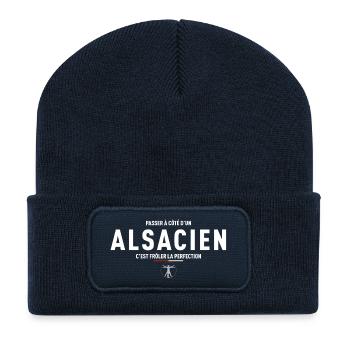 Passer A Cote D Un Alsacien C Est Froler La Per... - Beanie recyclé à patch - bleu marine - Devant