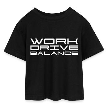 Work Drive Balance - Auto - Sportwagen - Teen Cropped Jersey T-Shirt - Schwarz - Vorne - AI Model Teenager Female light (150cm)