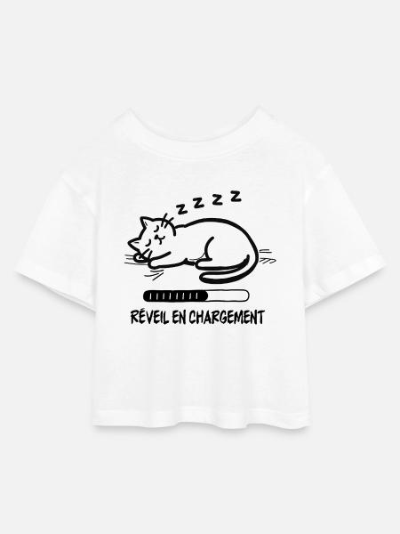 Sleeping cat, alarm clock charging - Kids’ Cropped Jersey T-Shirt - white