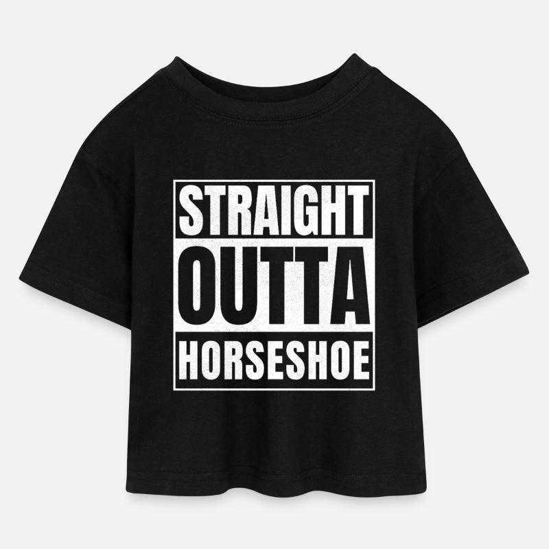 STRAIGHT OUTTA HORSESHOE - Kinder Cropped Jersey T-Shirt - Schwarz