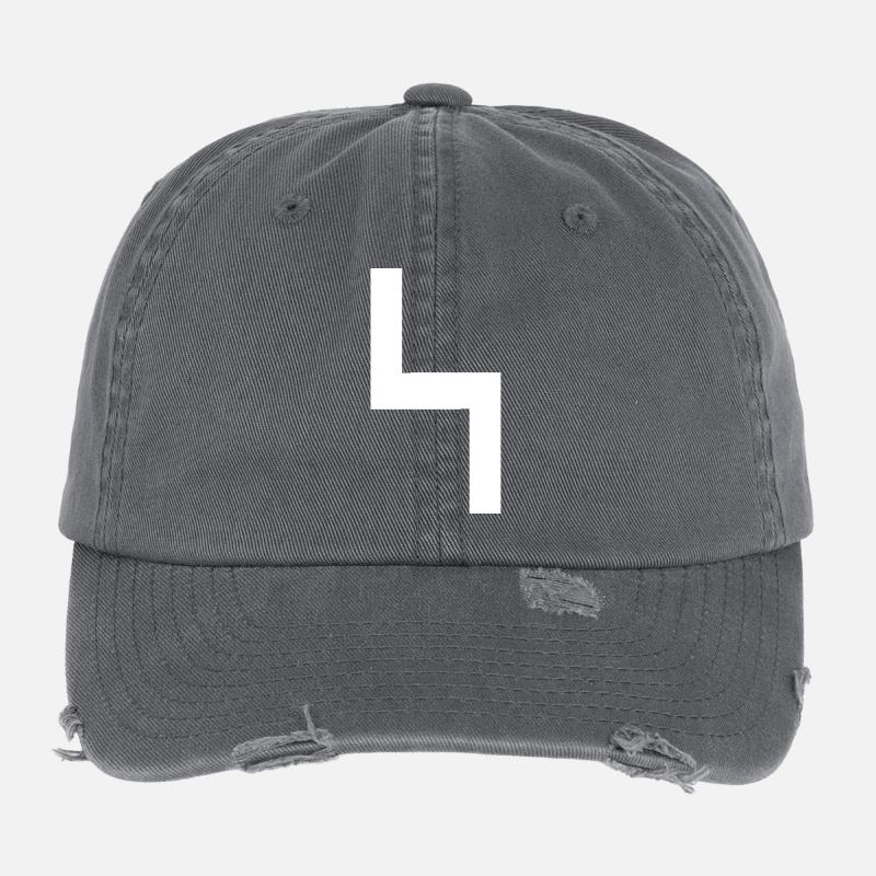 Game inspired shape from 80s Flexfit Vintage Destroyed Cap