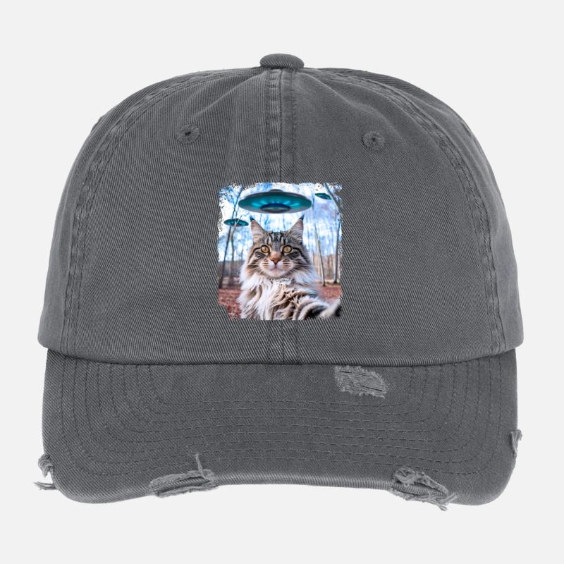 Weird Funny Main Coon Cat Selfie with Alien UFOs. Flexfit Vintage Destroyed Cap