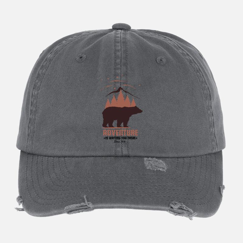 Das Abenteuer wartet dort auf dich. Bear Camping Flexfit Vintage Destroyed Cap