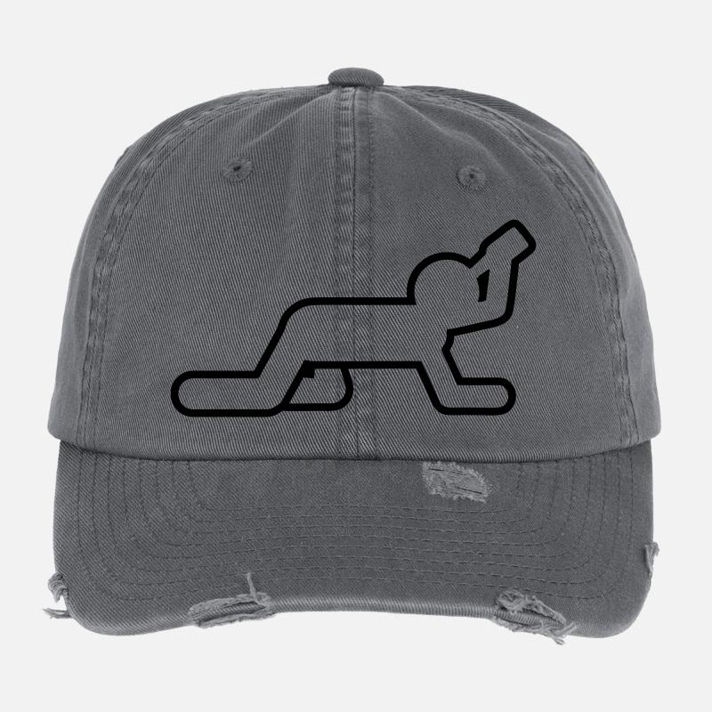 drinking Flexfit Vintage Destroyed Cap