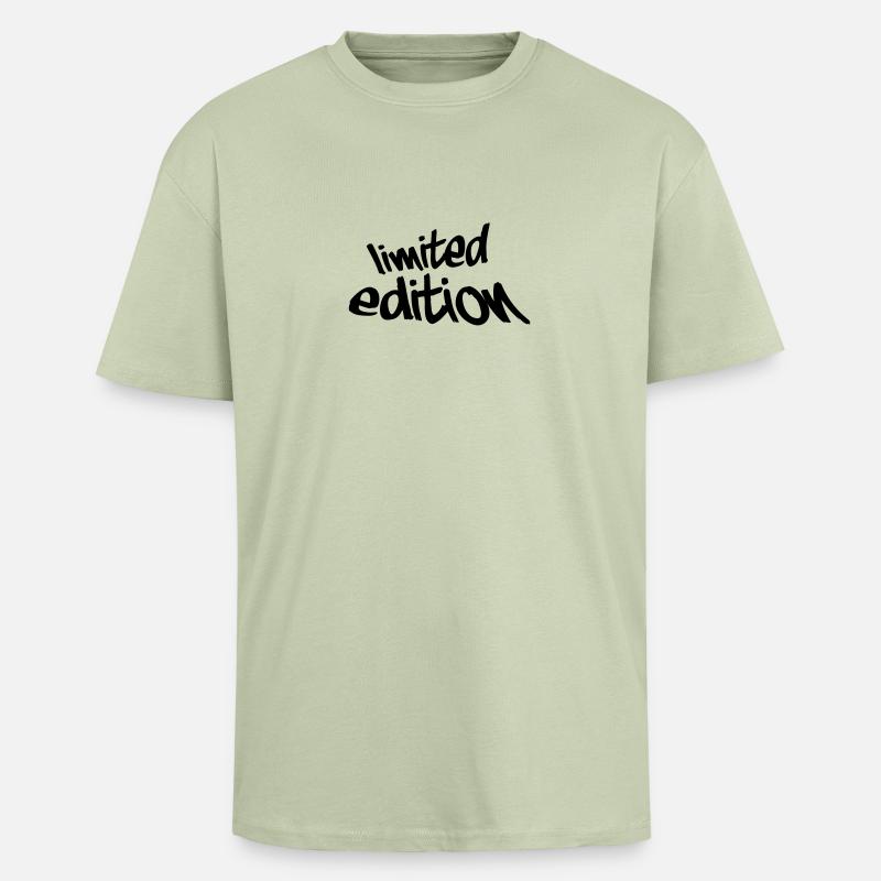 Limited Edition Graffiti Design - Oversized Heavyweight Unisex T-Shirt - Leichtes Salbeigrün 