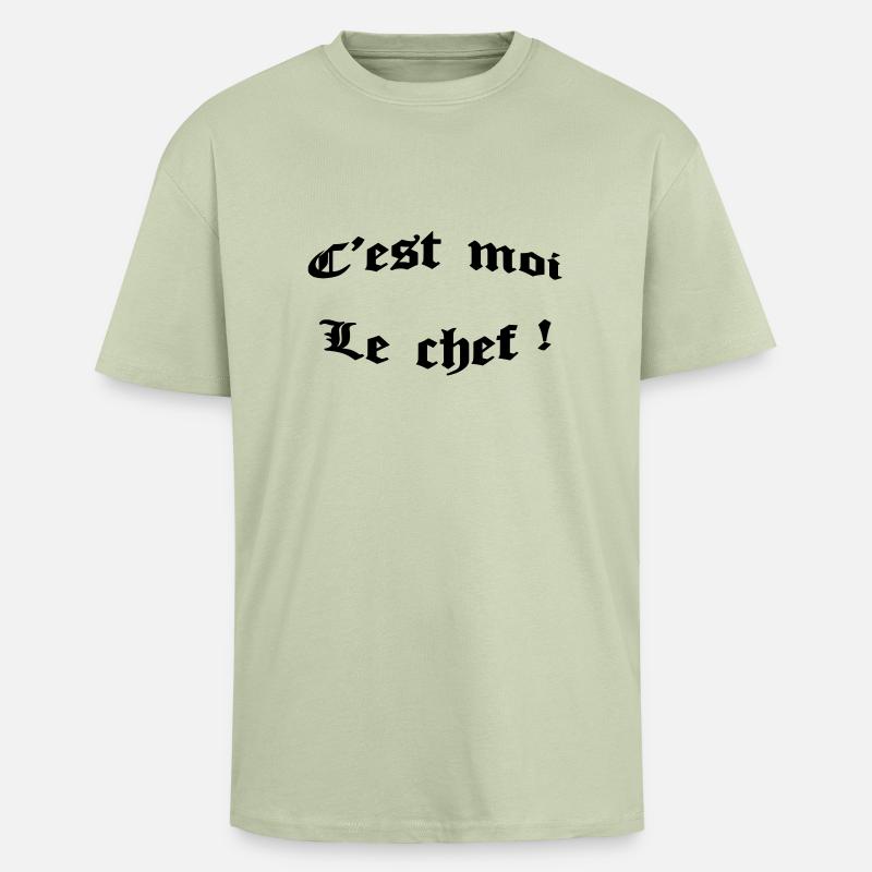 c'est moi le chef ! - Unisex Oversized Heavyweight T-shirt - soft salvia 