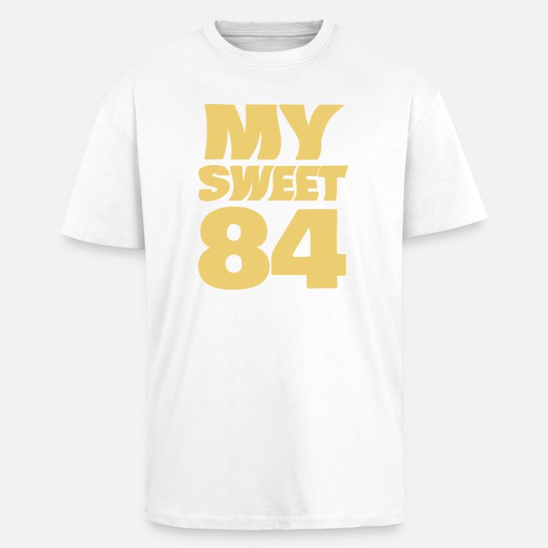 Sweet 84 - Oversized Heavyweight Unisex T-Shirt - Weiß
