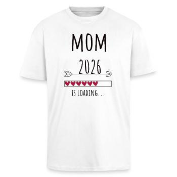 Mom to be 2026 Geschenk Schwangerschaft - Oversized Heavyweight Unisex T-Shirt - Weiß - Vorne - Alina (178cm) & Michal (187cm)