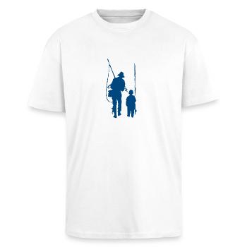 Vater und Sohn beim Angeln. Fischen, - Oversized Heavyweight Unisex T-Shirt - Weiß - Vorne - Alina (178cm) & Michal (187cm)