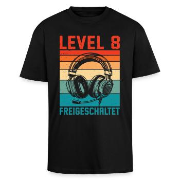 8. Geburtstag Jungen Gamer Level 8 Freigeschaltet - Oversized Heavyweight Unisex T-Shirt - Schwarz - Vorne - Alina (178cm) & Michal (187cm)