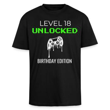 Level 18 Unlocked – Birthday Edition 🎮 T-Shirt - Oversized Heavyweight Unisex T-Shirt - Schwarz - Vorne - Alina (178cm) & Michal (187cm)