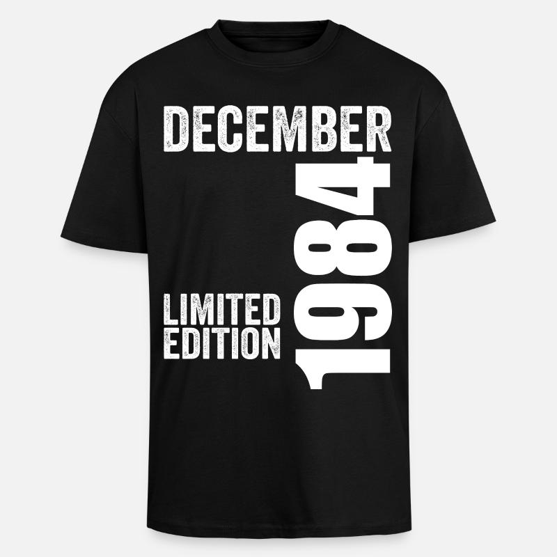 Retro bursdagsgave - desember 1984 - Unisex oversized t-skjorte i kraftig kvalitet - svart