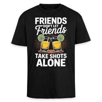 Shots nur mit Freunden - Oversized Heavyweight Unisex T-Shirt - Schwarz - Vorne - Alina (178cm) & Michal (187cm)