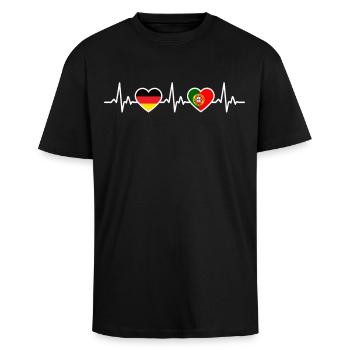 Portugal Deutschland Herzschlag Flagge Portugiese - Oversized Heavyweight Unisex T-Shirt - Schwarz - Vorne - Alina (178cm) & Michal (187cm)
