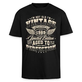 1989 Jahrgang Vintage Retro Geburtstag Geschenk - Oversized Heavyweight Unisex T-Shirt - Schwarz - Vorne - Alina (178cm) & Michal (187cm)