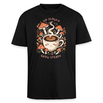 Kaffee - Pilze Spruch - Oversized Heavyweight Unisex T-Shirt - Schwarz - Vorne - Alina (178cm) & Michal (187cm)