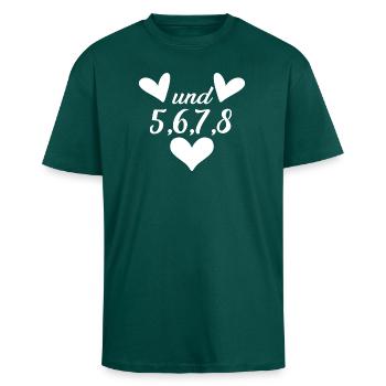 Tanzen Tanz Tanzkurs Rhythmus - Oversized Heavyweight Unisex T-Shirt - hunter Green - Vorne - Alina (178cm) & Michal (187cm)
