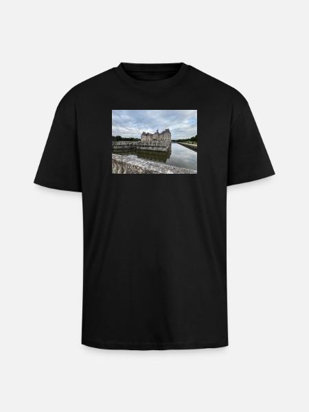 Castle of Vaux le Vicomte - Unisex Oversized Heavyweight T-shirt - black
