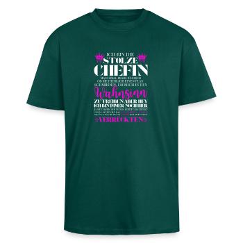 Chefin von Team Wahnsinn – Lustiger Spruch - Oversized Heavyweight Unisex T-Shirt - hunter Green - Vorne - Alina (178cm) & Michal (187cm)