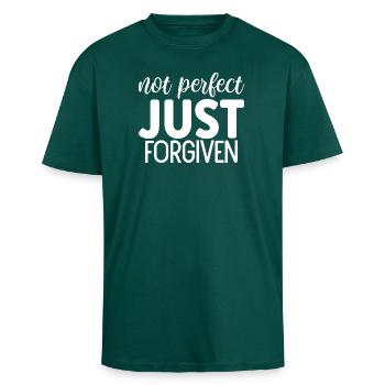 Not Perfect Just Forgiven - Oversized Heavyweight Unisex T-Shirt - hunter Green - Vorne - Alina (178cm) & Michal (187cm)