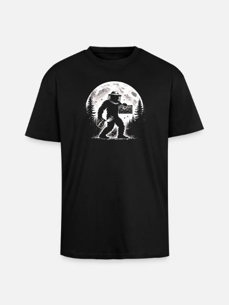 Bigfoot Beekeeper - Unisex Oversized Heavyweight T-shirt - black