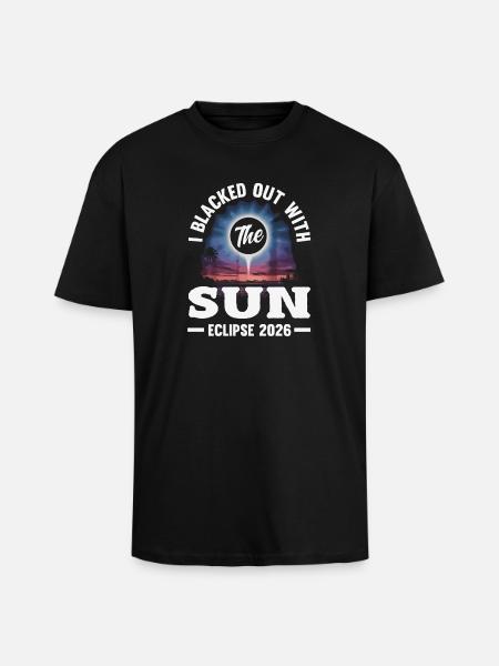 Solar eclipse 2026, August 12 - Unisex Oversized Heavyweight T-shirt - black
