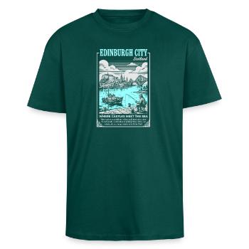 Edinburgh Castle by the Sea - Oversized Heavyweight Unisex T-Shirt - hunter Green - Vorne - Alina (178cm) & Michal (187cm)