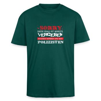 Polizei Shirt-Sexy Frau - Oversized Heavyweight Unisex T-Shirt - hunter Green - Vorne - Alina (178cm) & Michal (187cm)