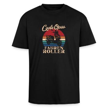 Coole Opas fahren Roller Retro Großvater - Oversized Heavyweight Unisex T-Shirt - Schwarz - Vorne - Alina (178cm) & Michal (187cm)