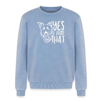Wolfskopf mit handschriftlichem Text - Relaxed Unisex Premium Acid-Washed Sweatshirt - Blau Acid Wash - Vorne - AI Model Female 172 dark (172cm) & AI Model Male 178 light (178cm)