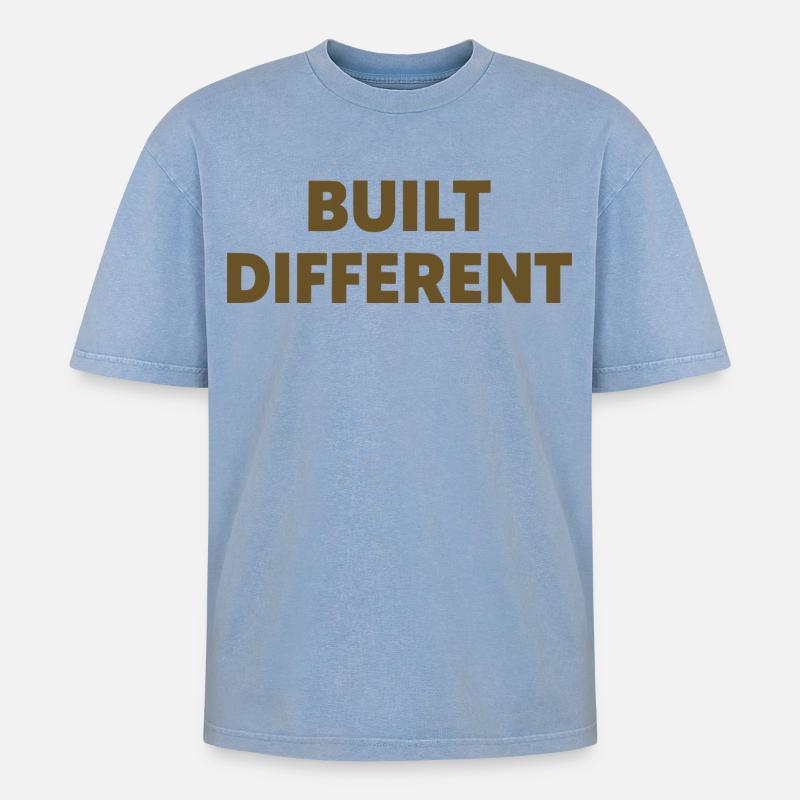 Typographie d’affirmation différente construite - T-shirt Premium unisexe oversize acid-washed - bleu délavé acide