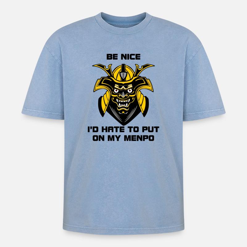 Gelb-schwarzer Menpo mit Warntext - Oversized Unisex Premium Acid-Washed T-Shirt - Blau Acid Wash