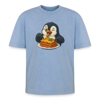 Leuke pinguïn met de Grappige Vreugde van het Lasagnebeeldverhaal - Unisex oversized Premium acid-washed T-shirt - blauw zuurgewassen - Voor - AI Model Female 172 dark (172cm) & AI Model Male 185 dark (185cm)