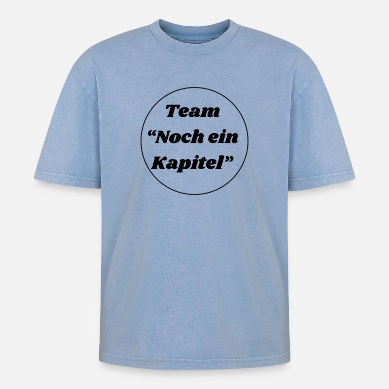 Team "noch ein Kapitel" - Oversized Unisex Premium Acid-Washed T-Shirt - Blau Acid Wash