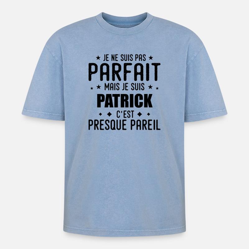 Patrick: authentisch, unvollkommen, oben, perfekt - Oversized Unisex Premium Acid-Washed T-Shirt - Blau Acid Wash