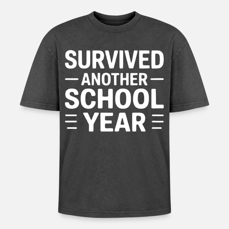 Survived Another School Year Statement - Oversized Unisex Premium Acid-Washed T-Shirt - Schwarz Acid Wash