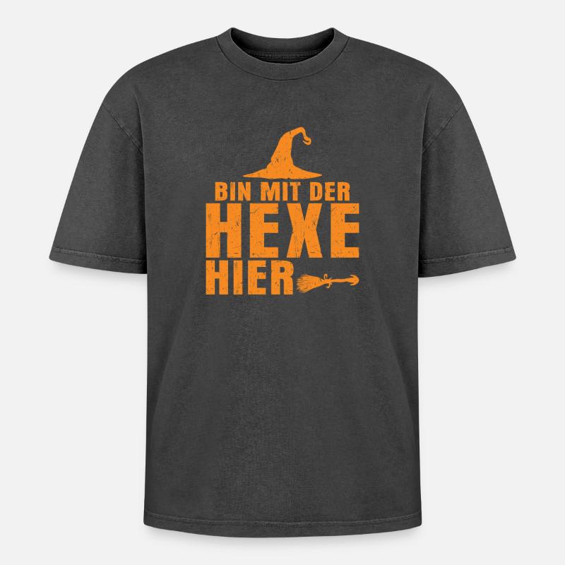 Bin mit der Hexe hier - Oversized Unisex Premium Acid-Washed T-Shirt - Schwarz Acid Wash