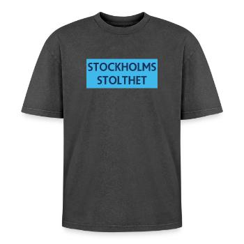 Stockholmer Stolz - Oversized Unisex Premium Acid-Washed T-Shirt - Schwarz Acid Wash - Vorne - AI Model Female 172 light (172cm) & AI Model Male 185 light (185cm)