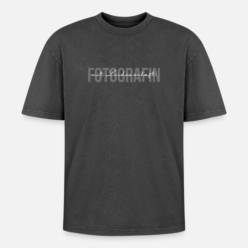 Fotografin mit Leidenschaft - Oversized Unisex Premium Acid-Washed T-Shirt - Schwarz Acid Wash