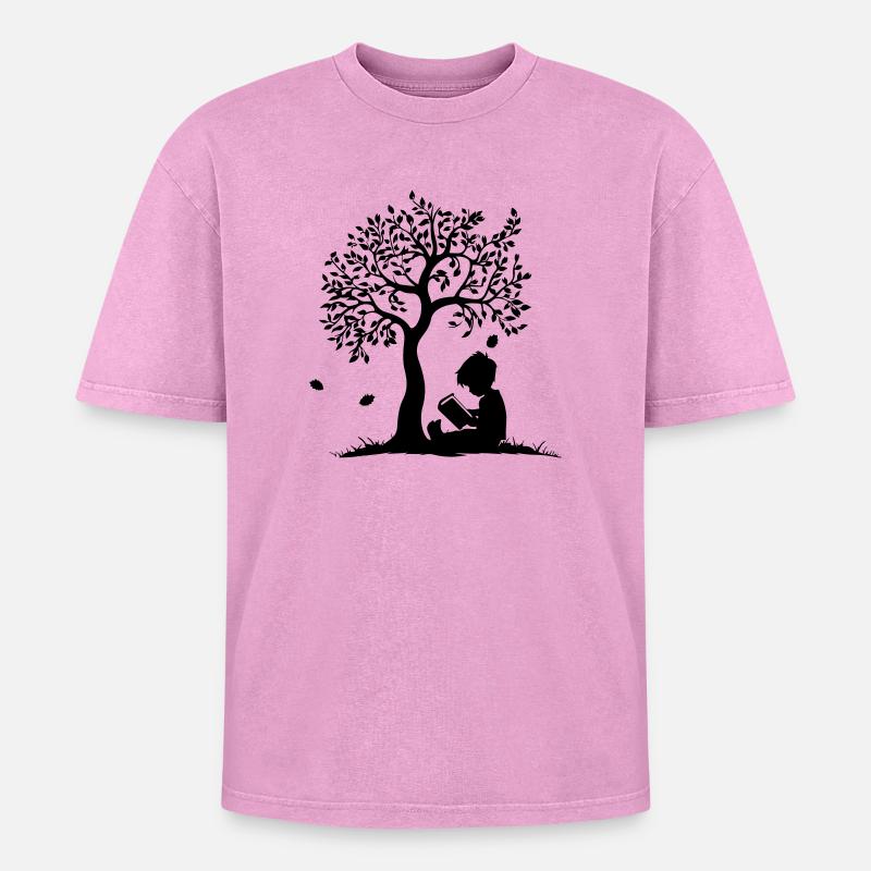 Kind liest unter Baum - Oversized Unisex Premium Acid-Washed T-Shirt - Pink Acid Wash