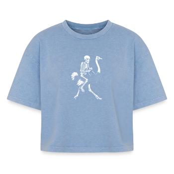 Squelette étrange sur l’autruche volante illustration - T-shirt femme boxy effet acid wash Premium - bleu délavé acide - Devant - AI Model Female 172 light (172cm)