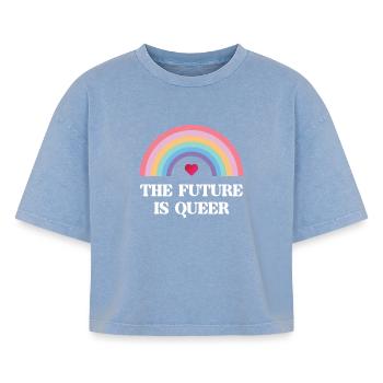 Mois de la fierté LGBT - L’avenir est queer - T-shirt femme boxy effet acid wash Premium - bleu délavé acide - Devant - AI Model Female 172 light (172cm)