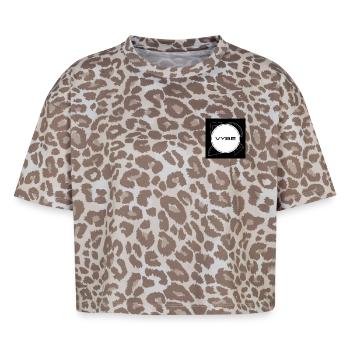 Tech-inspirierte VYBE Grafikdesign - Boxy Leo Frauen Premium Organic T-Shirt - Leopard print - Vorne - AI Model Female 172 dark (172cm)