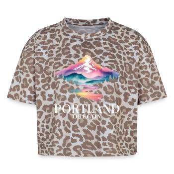 Portland, Oregon Mountain Sunset Scenic View - Boxy Leo Frauen Premium Organic T-Shirt - Leopard print - Vorne - AI Model Female 172 dark (172cm)