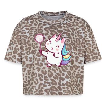 Mignonne licorne kawaii jouant au tennis de badminton - T-shirt boxy femme léopard premium - Leopard print - Devant - AI Model Female 172 dark (172cm)