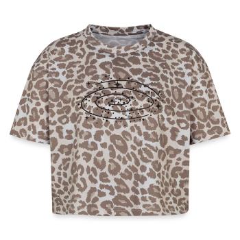 Galaxie Nébuleuse Cosmos Amas d’étoiles Espace Doodle - T-shirt boxy femme léopard premium - Leopard print - Devant - AI Model Female 172 dark (172cm)